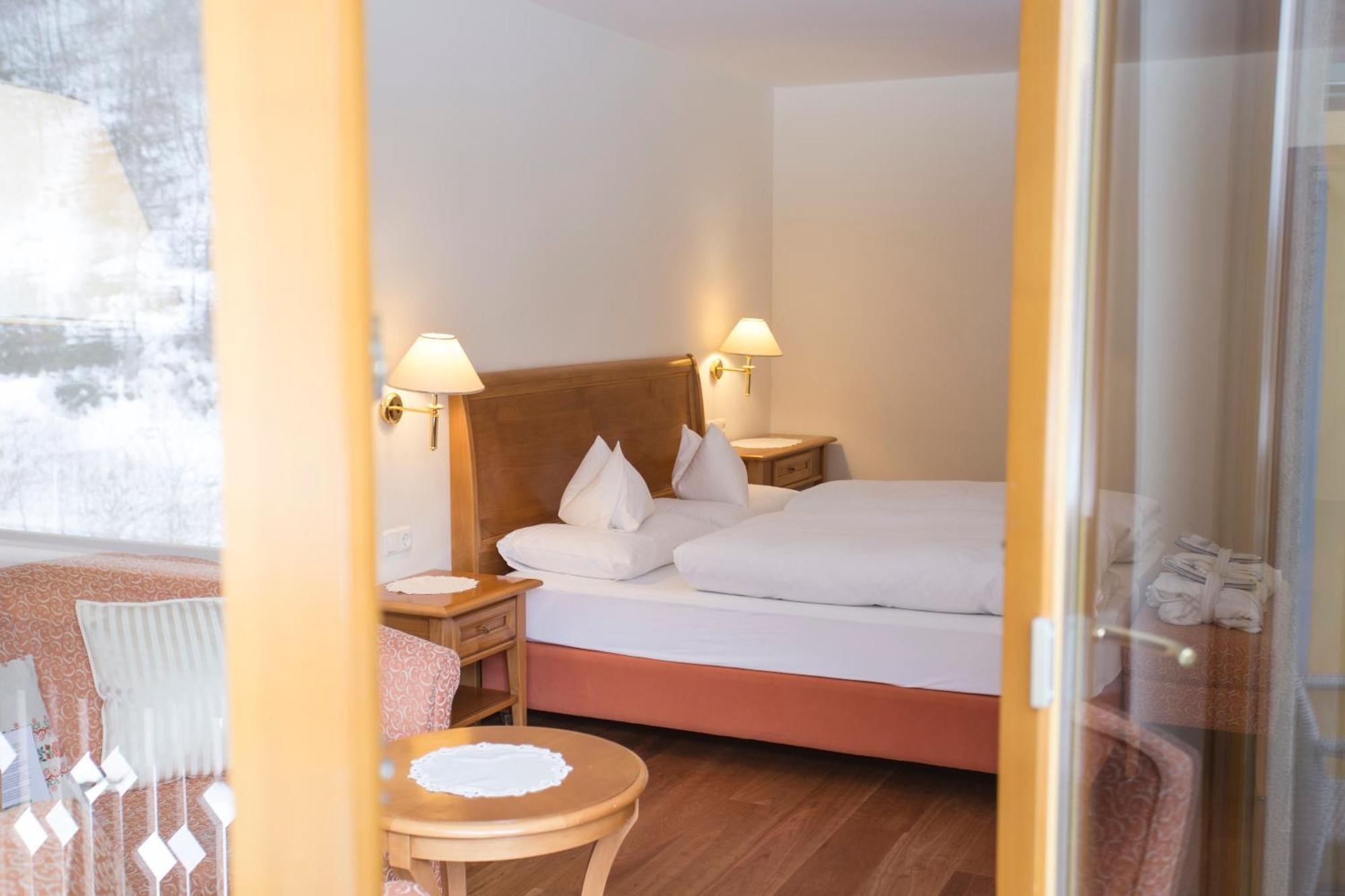 Parkhotel Tristachersee Lienz Exterior photo