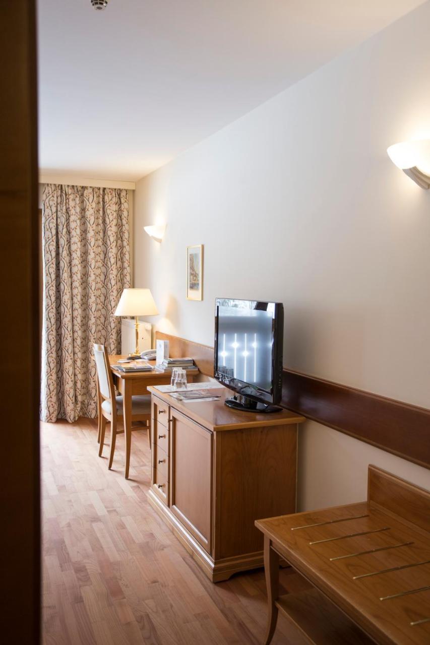 Parkhotel Tristachersee Lienz Exterior photo